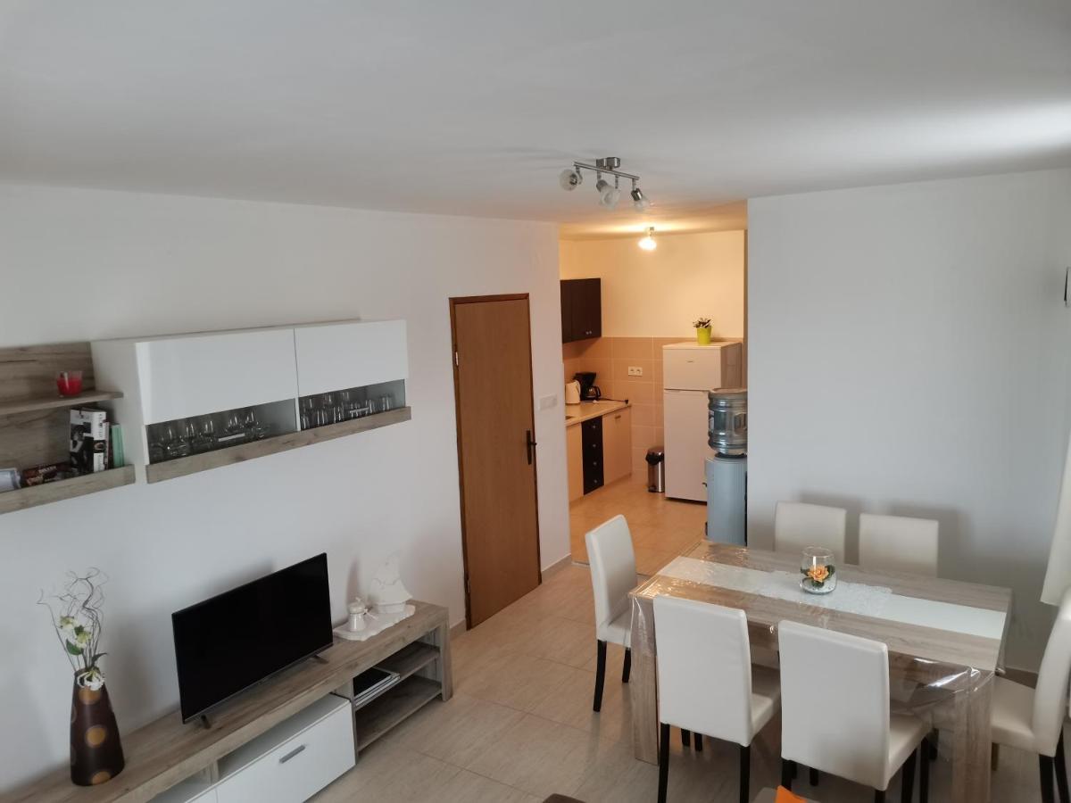 Apartman Jadranka Vir Exteriér fotografie